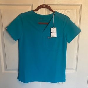 Brand new FIGS XXS top - w_catarina one pocket top FW1000